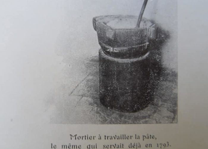 Photographie ancienne d'un mortier à pâte